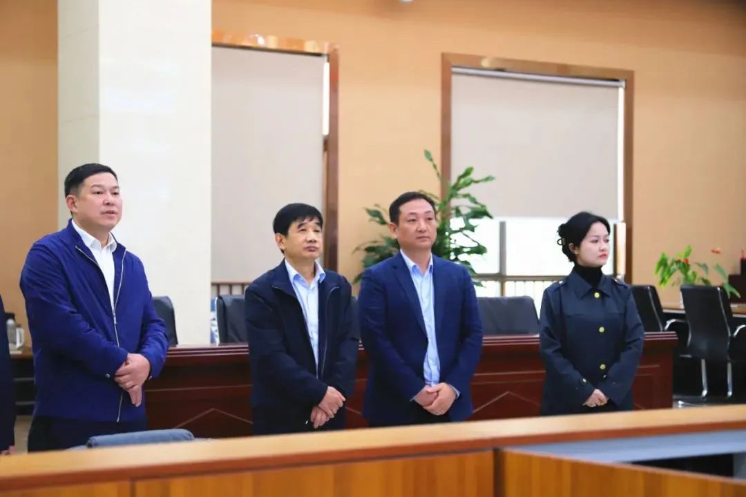 蜀道集团副总经理，四川路桥党委书记、董事长周凤岗到川南片区公司督导调研